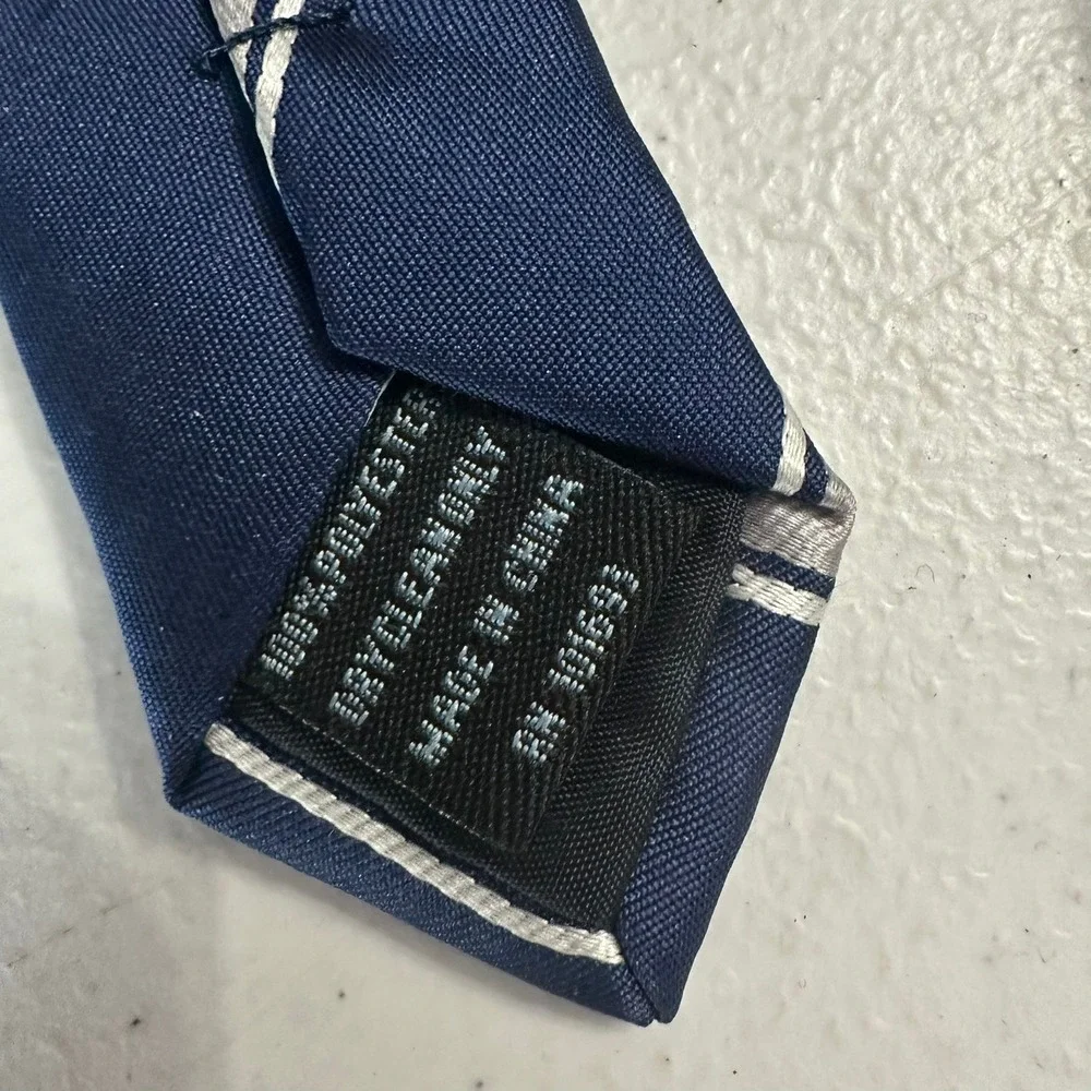 MLB New York Yankees Mens Necktie Navy Blue Grey Striped Logo Tie Baseball Fan